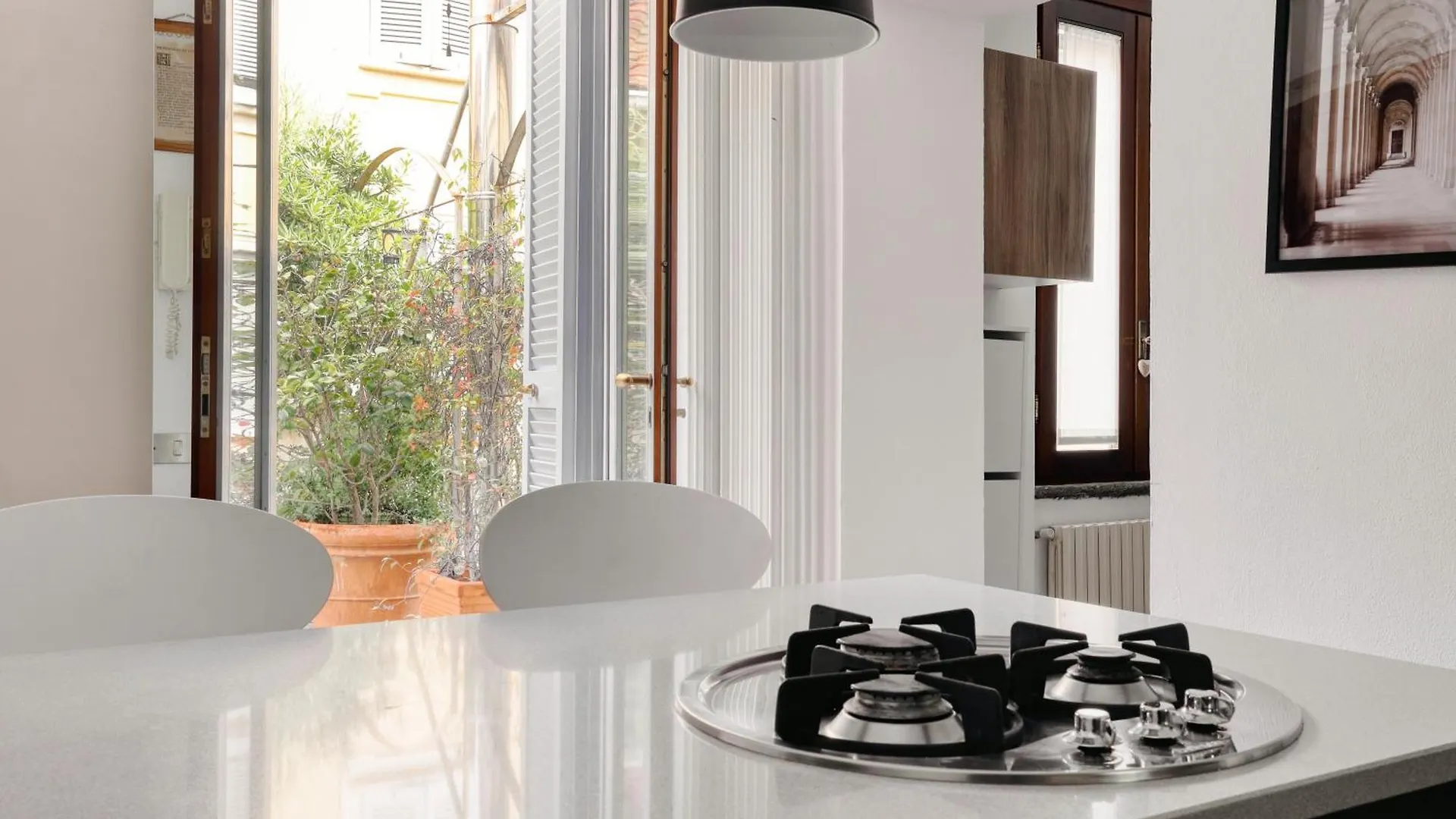 Just Urban Stays - Spacious Apt With Terrace - Porta Venezia 0*, 밀라노